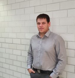 Andreas-Brumm470x590-255x265